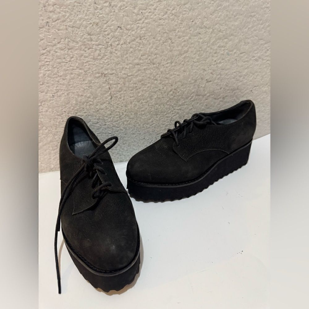 Jeffrey Campbell Women's Garan Platform Oxford
SZ 5.5 Black Leather Lace Up Shoe